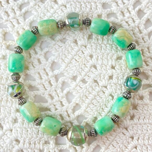 Marbled Glass Beaded Silver Stretch Bracelet - Picture 2 of 2